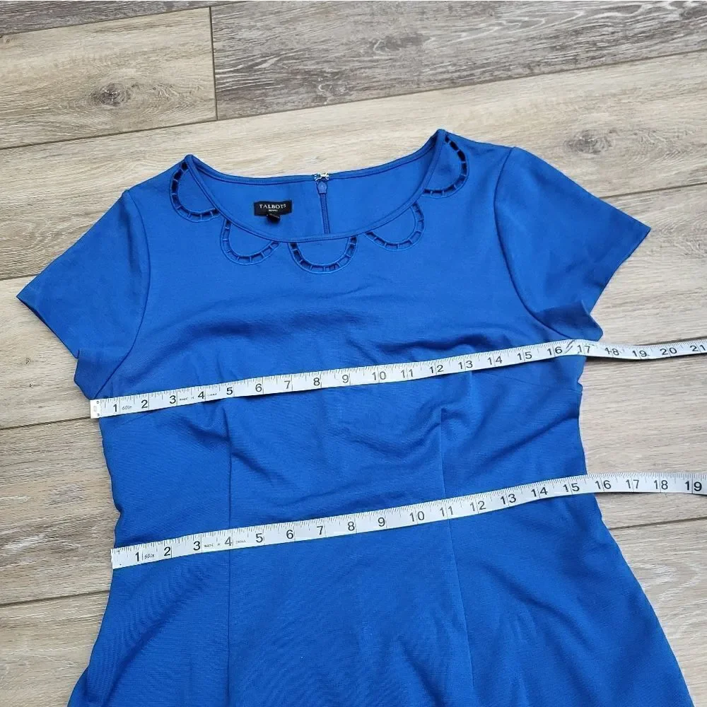 Talbots scalloped neckline cutouts blue sheath dress curve hugging stretch 6p